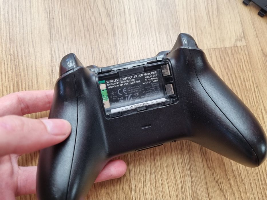 Pad Xbox One S/X - czarny