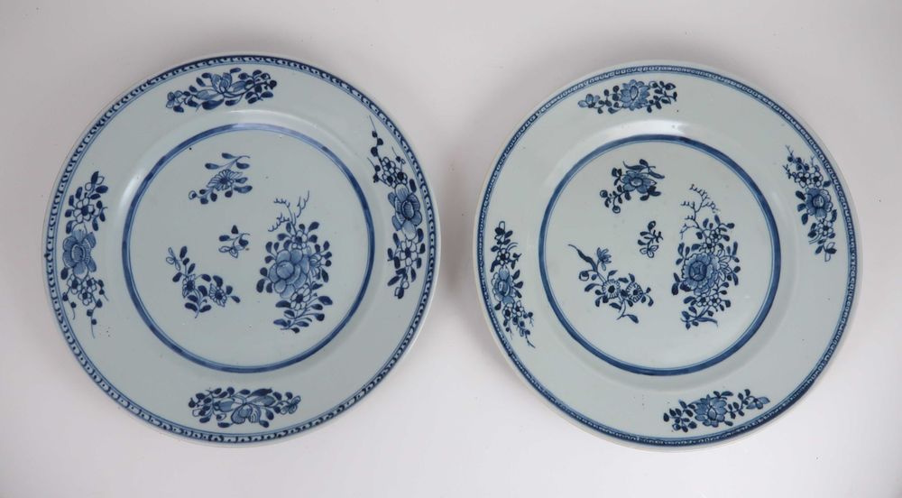 Par de pratos porcelana azul e branca da China Séc. XVIII