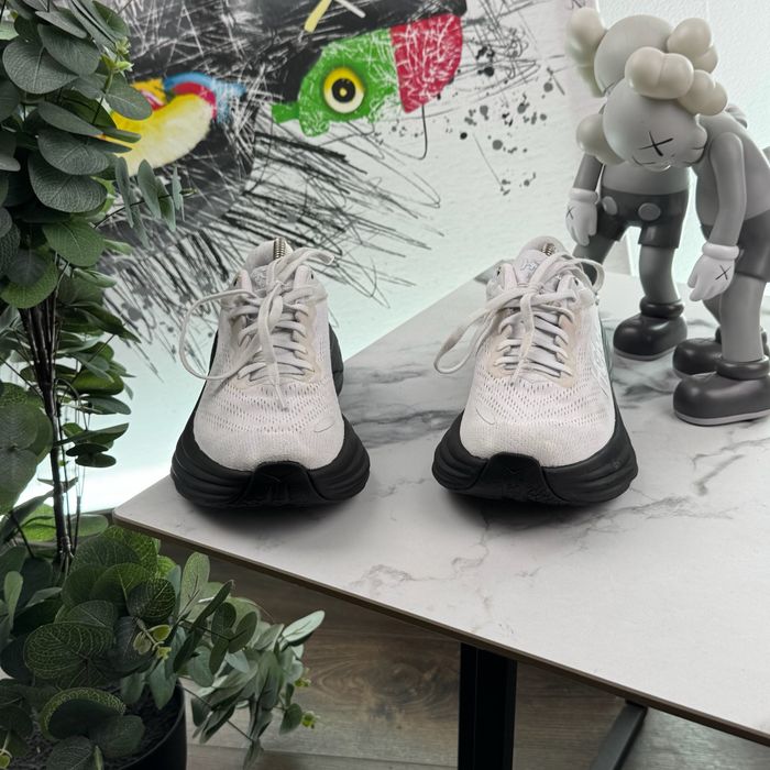 Кросівки Hoka Bondi 8 40.5 розмір Е5502