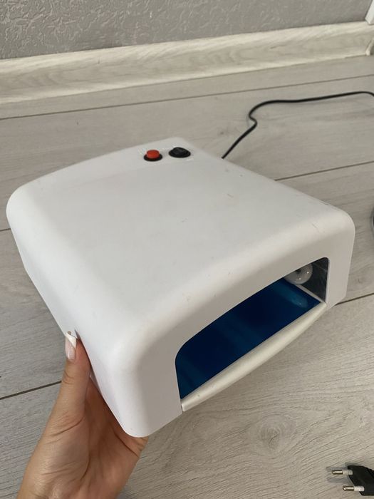 UV лампа для манікюру