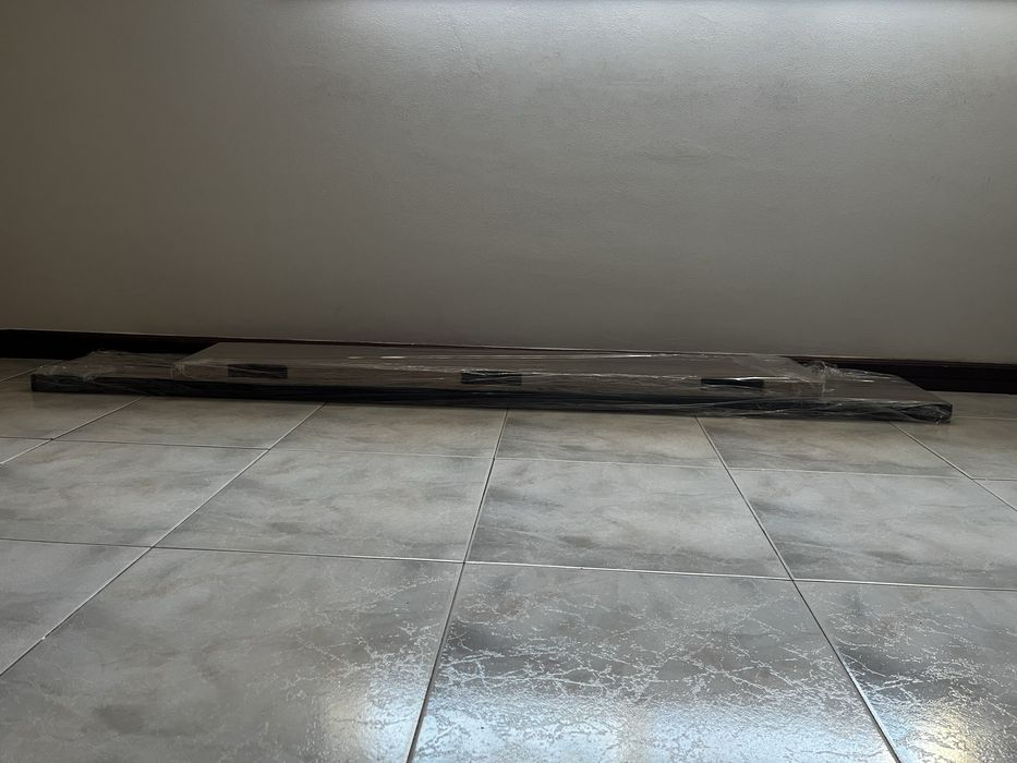 Duas Estantes de parede AREZZO em carvalho