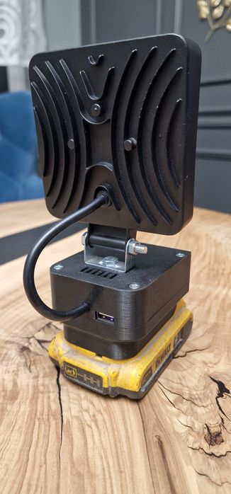 Lampa Dewalt Led ładowarka USB