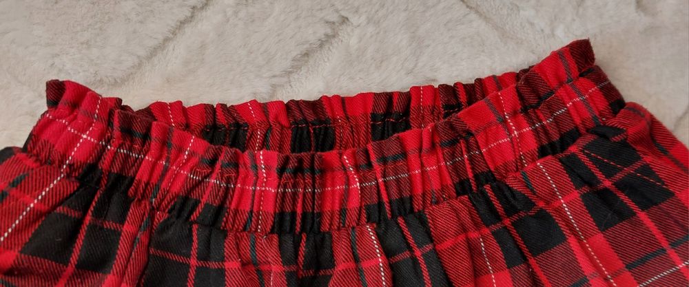 Spódniczka dziewczęca w świąteczny wzór