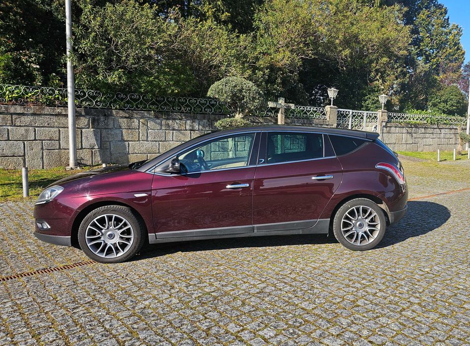 Lancia Delta 1.6 M-Jet Argento