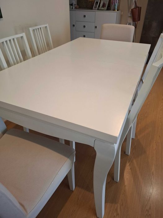 Mesa Jantar Branca + 4 Cadeiras+ 2 poltronas