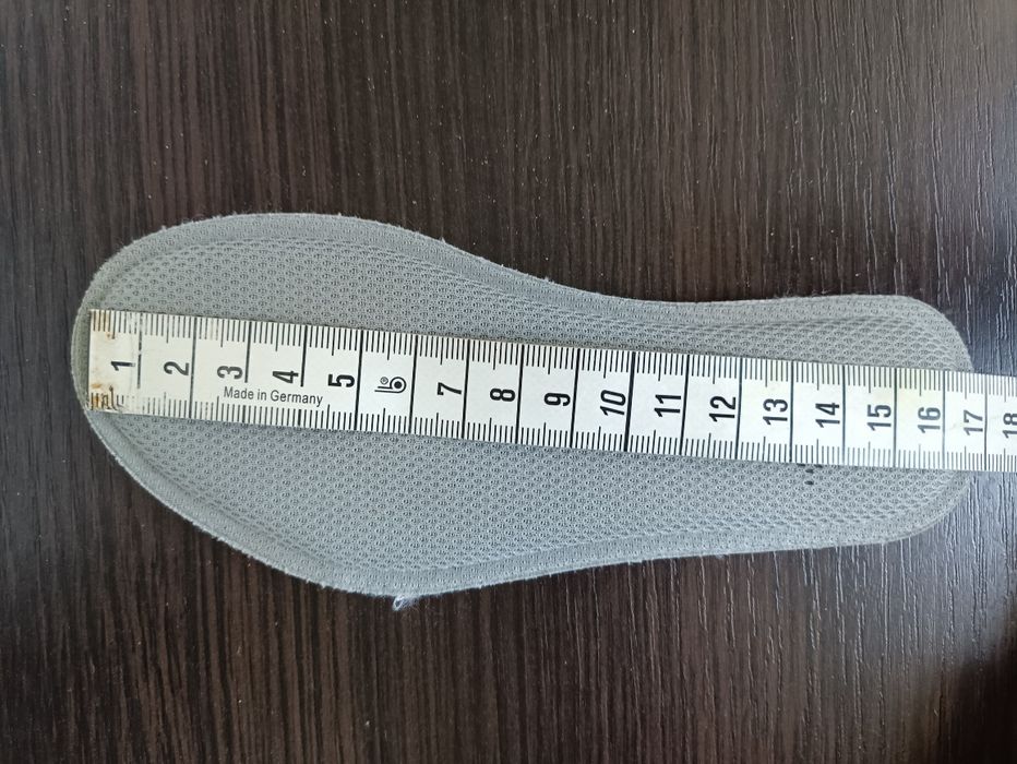 Дитячі білі кросівки