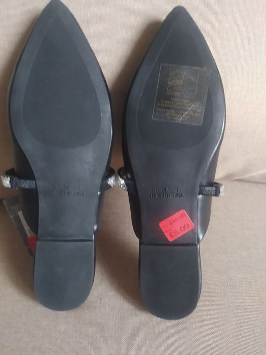 Klapki płaskie typu mule przód zakryty czarne Primark