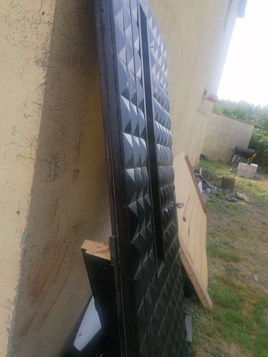 Drzwi solidne, drewno zewnętrzne wejściowe 90