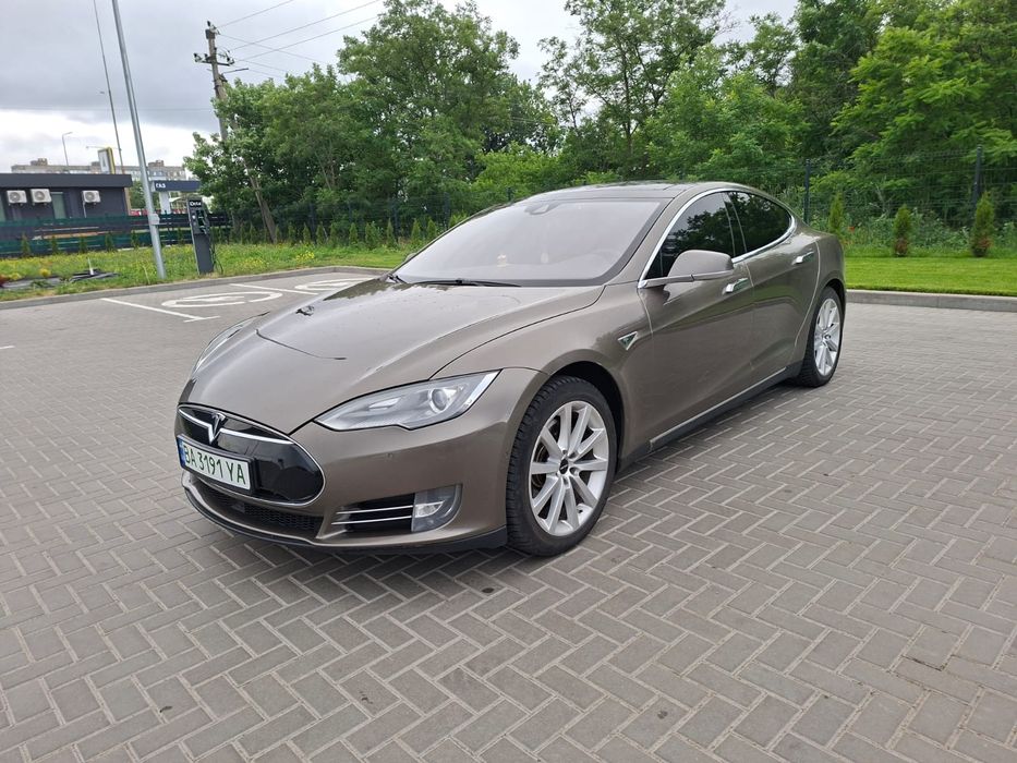 Тесла S 85D 2015г Эвропа!