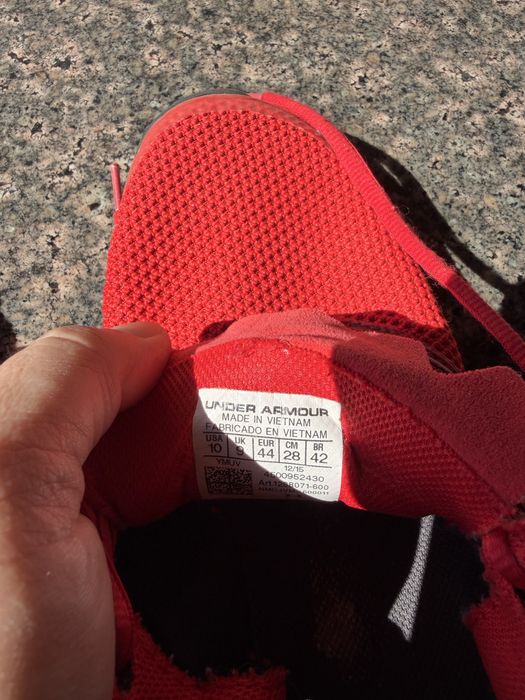 Under Armour кросівки 44 розмір