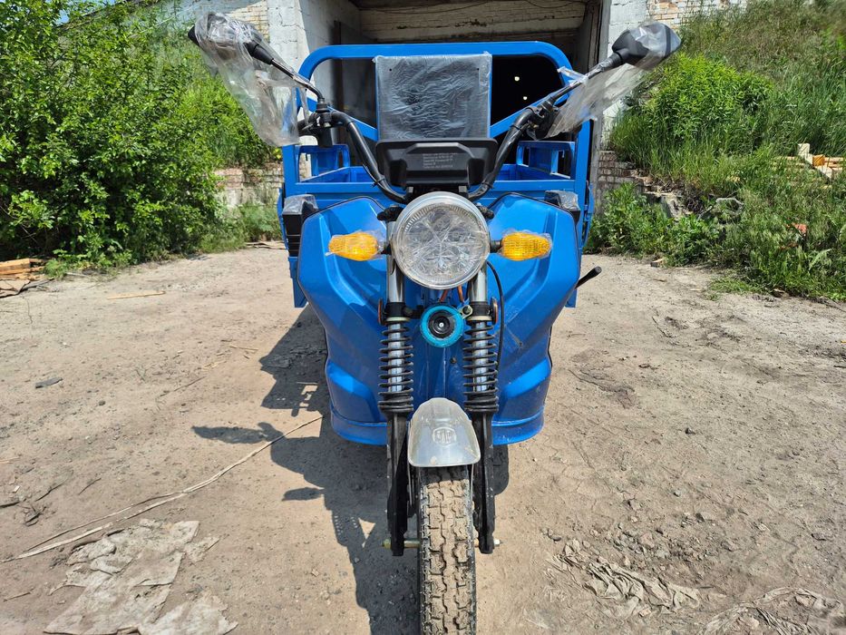 Трицикл электрический производство Индия Дозер 1200 ватт