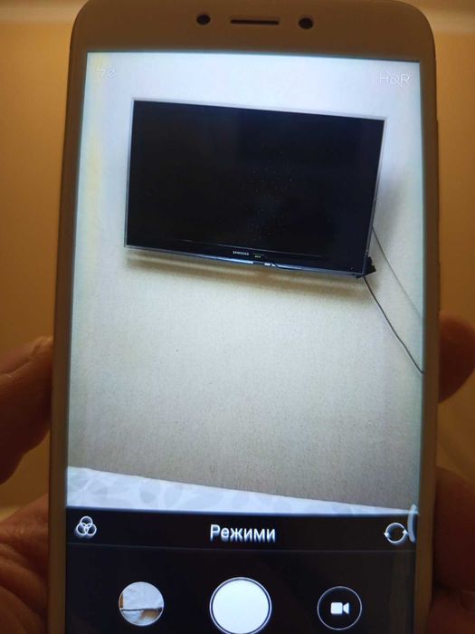 Телефон Xiaomi MDG 6 32GB все працює,є тріщина,не має слота sim карти!