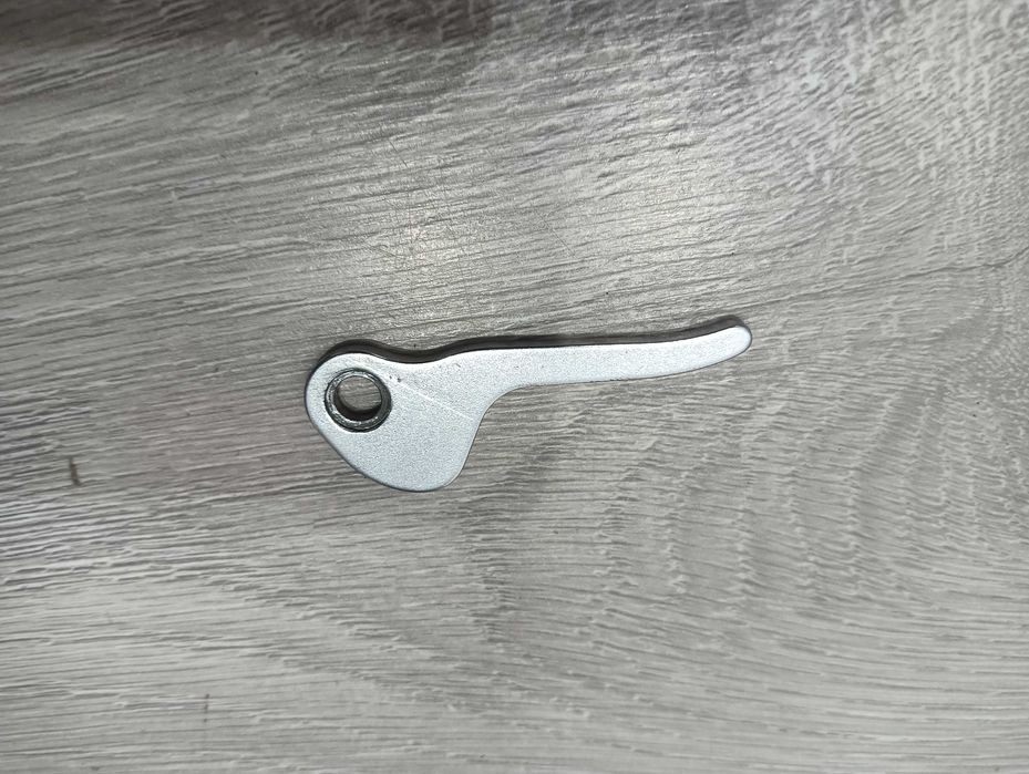 Podnośnik stopki dźwignia do maszyn do szycia Łucznik kl. 400/700