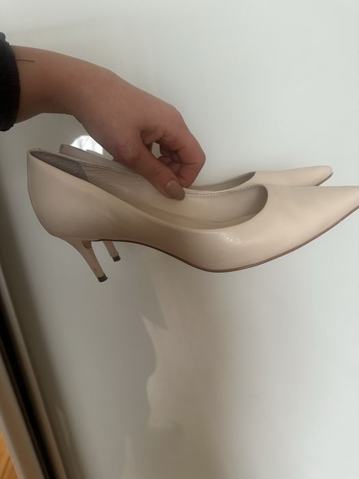 Туфлі Estro 38  Молочного Кольору