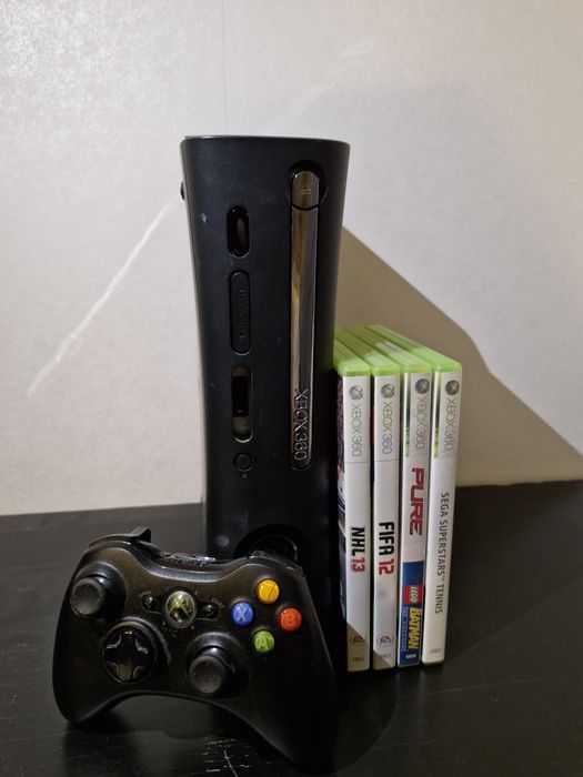 Xbox 360 Elite Black 120GB (Cabos, Controle e 4 Jogos incluídos)