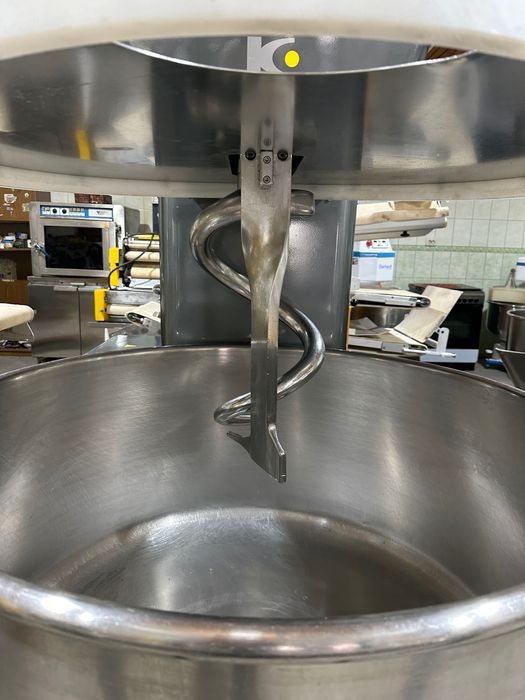 Тестомес Тестомесильныая машина с подкатной дежей Kemper SPA 125