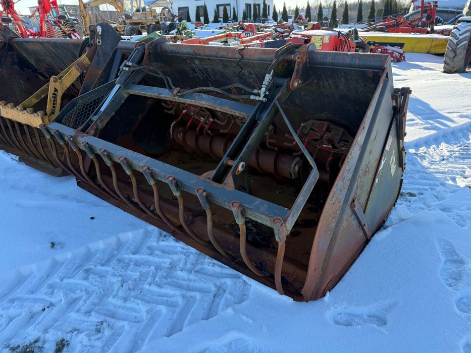 Łyżka do zadawania paszy Emily Omega 2.8 MX szufla z frezem paszowóz