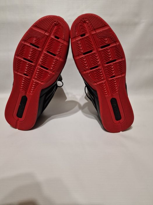 Adidas красовки 28 см длина  стельки