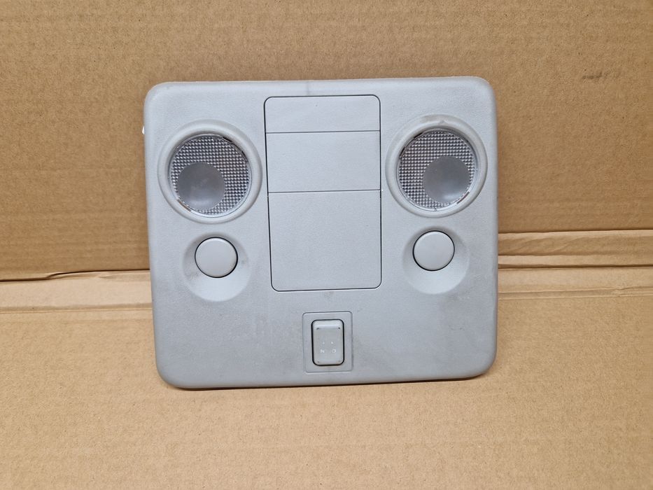 Lampka podsufitki oświetlenie kabiny Suzuki Grand Vitara II