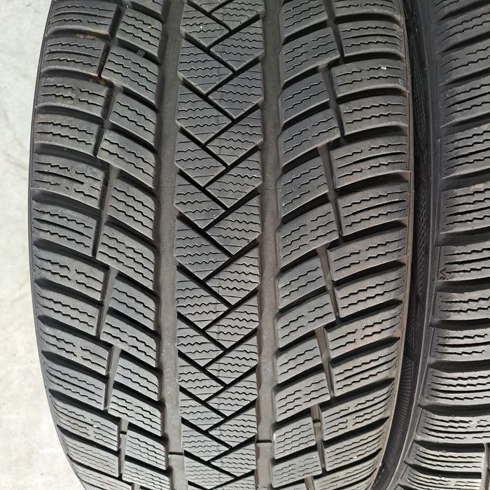 2 pneus 245 40 R20 Vredestein