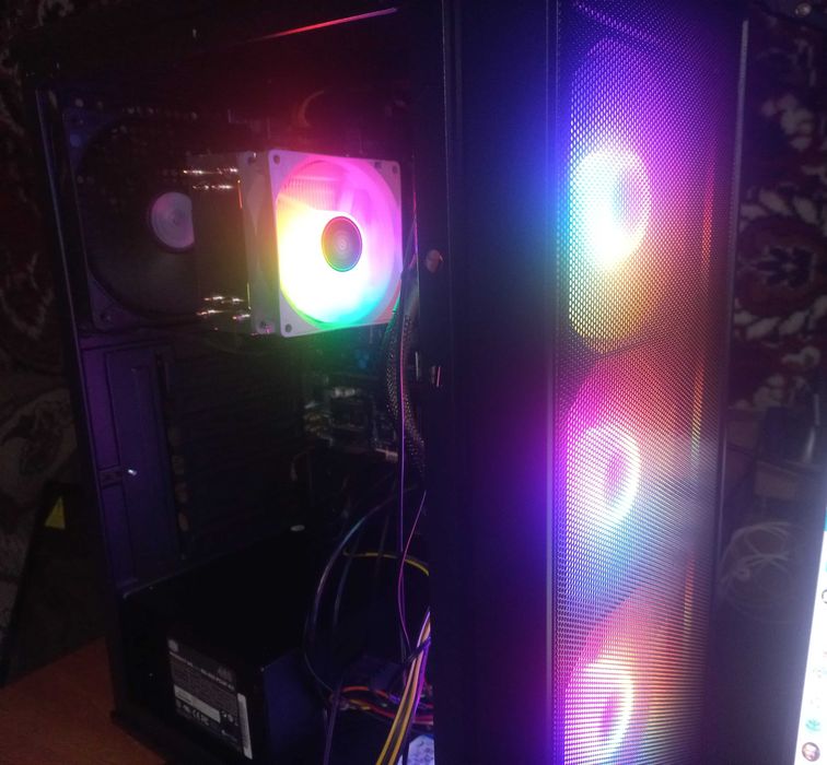 Майже  Ігровий ПК   AMD Ryzen 5 5500/ddr4 8gb/ssd m2 250gb/hdd 500gd/RGB корпус