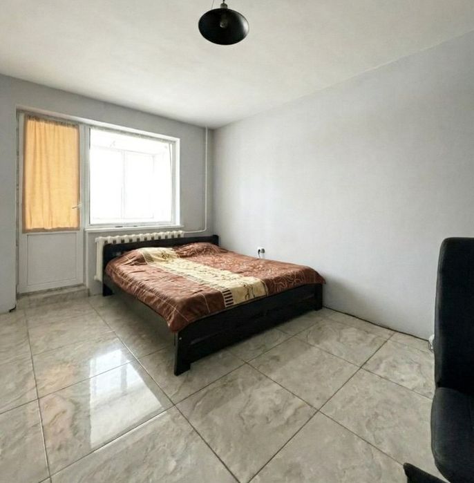 Продаж ТЕПЛОЇ 3х кімнатної, ГЕРОЇВ МАЙДАНУ (ТЦ МАЙДАН) частково РЕМОНТ