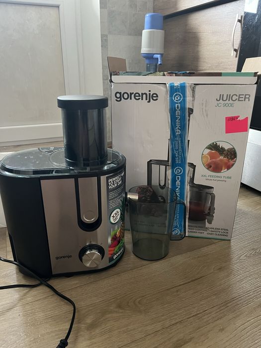 Соковитискач,соковижималка gorenje Juicer JC900E
