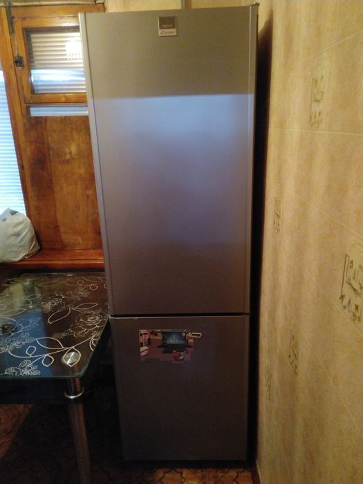 Холодильник двухкамерный