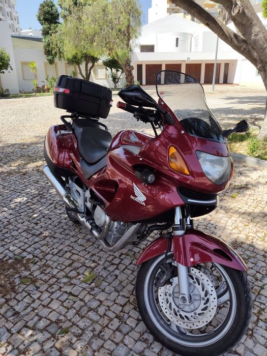 Honda Deauville NT 650