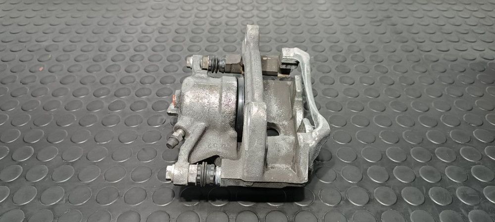 BRAÇADEIRA ENO FRENTE ESQUERDA SEAT ATECA (KH7) FR
