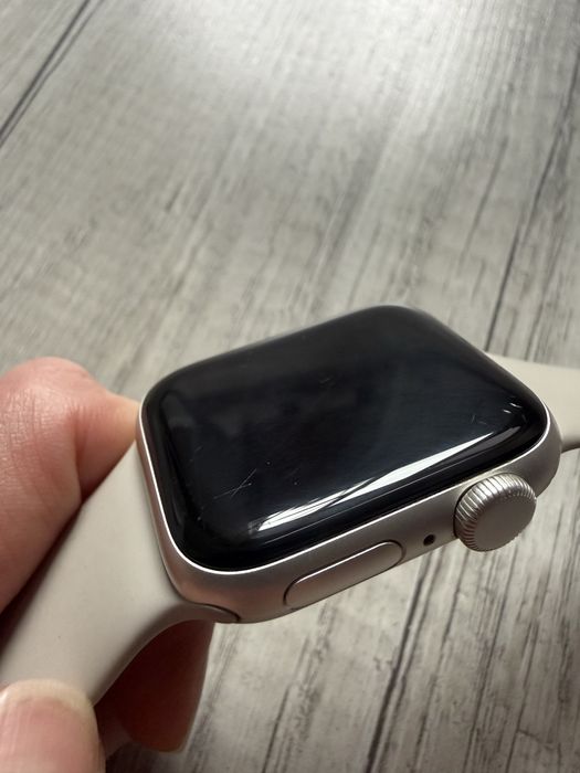 Apple Watch SE (2022) GPS 40mm Starlight