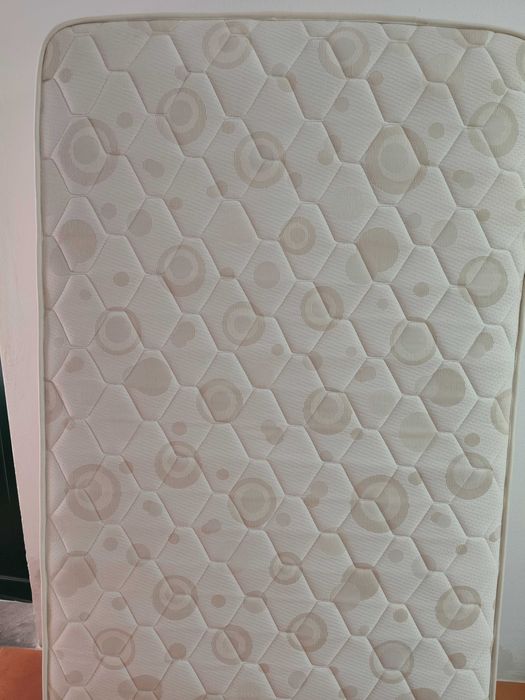 Vendo colchão ortopédico 183 x 098