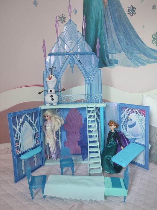 Hasbro,zamek elza, kraina lodu domek, zamek Elsa, lalki elza i Anna.