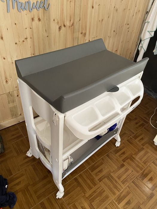 Trocador e banheira para bebe