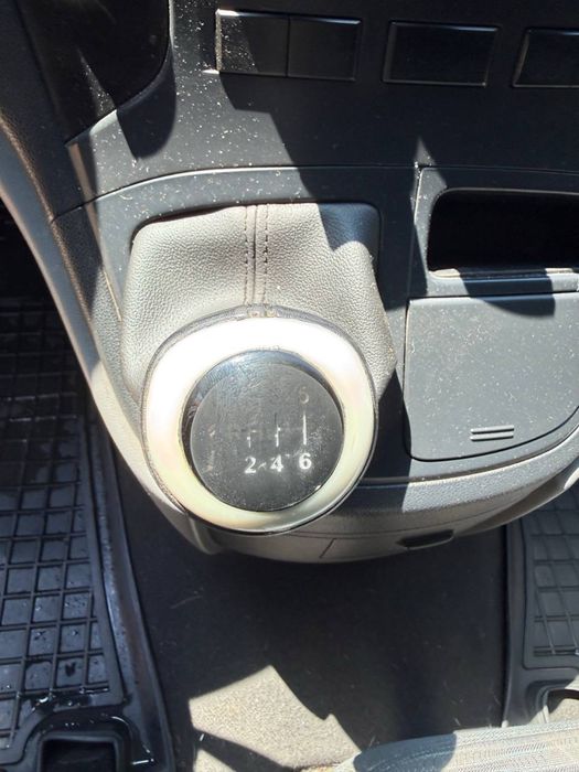 Hyundai H1 Starex бус 6 передач