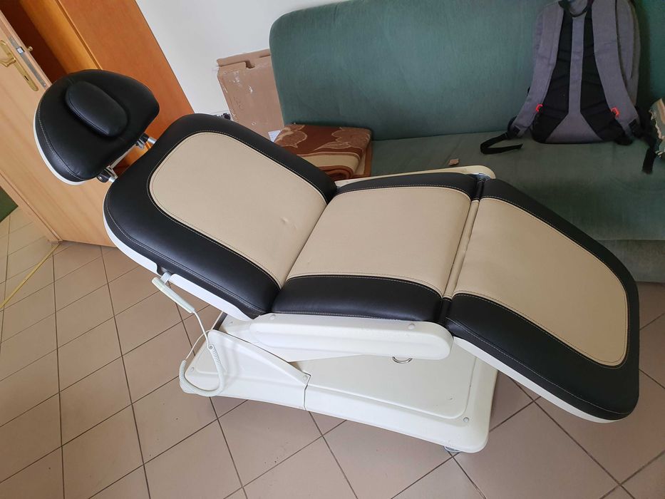 Elektryczne, regulowane łożko kosmetyczne , do masażu.