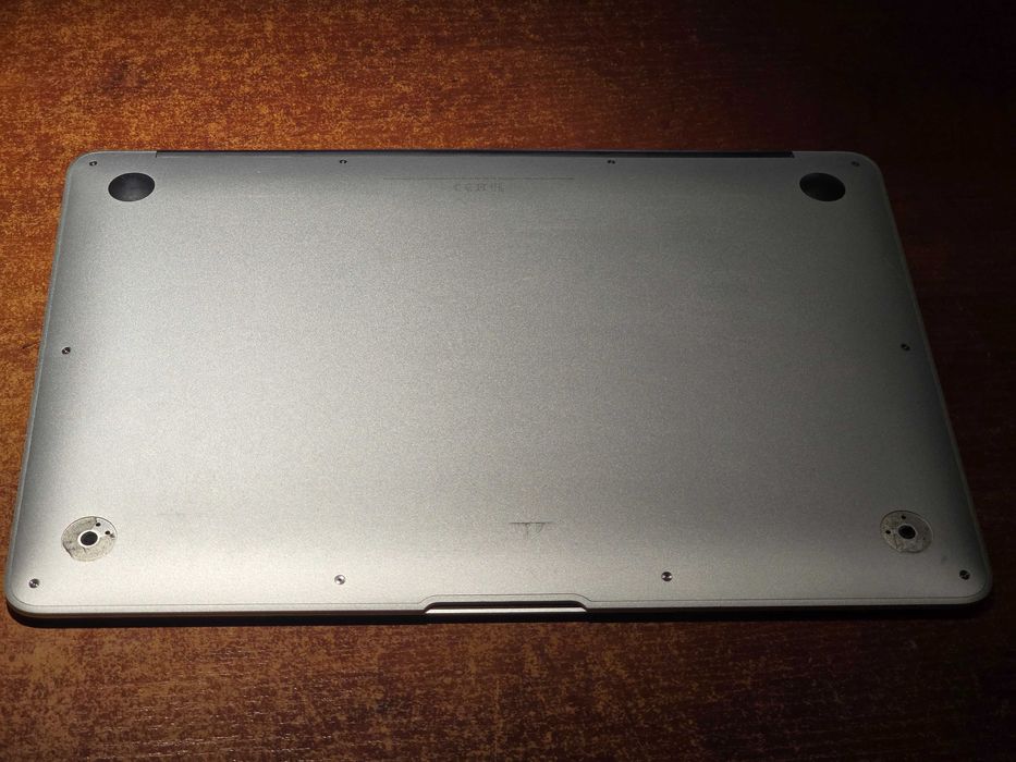 Używany - MacBook Air 13 2025 i5/128GB/8GB Srebrny 3 - GSM Baranowo