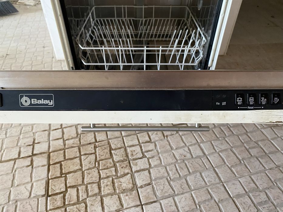 Vendo maquina de lavar loiça encastrada balay