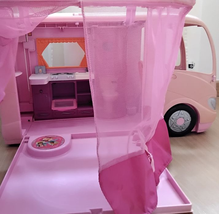 Carrinha da barbie.