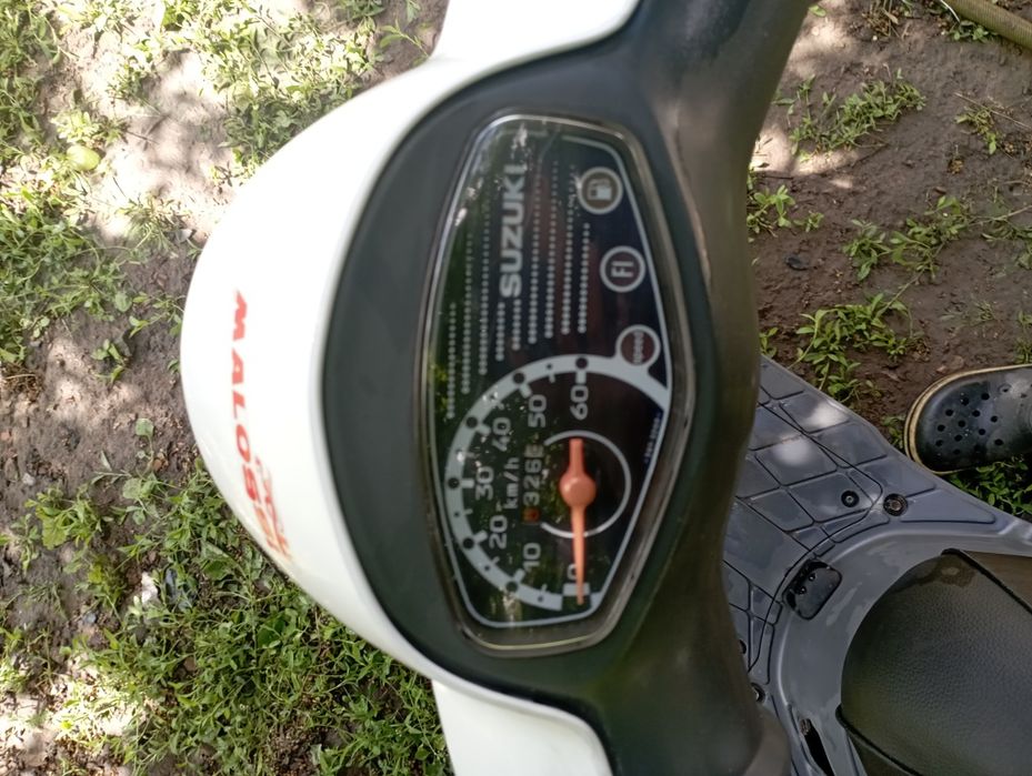 У продажі Suzuki let's 4