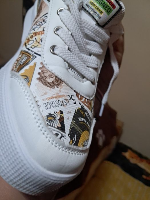 Vendo ténis da design