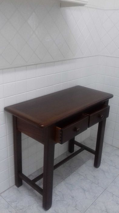 Consola em madeira