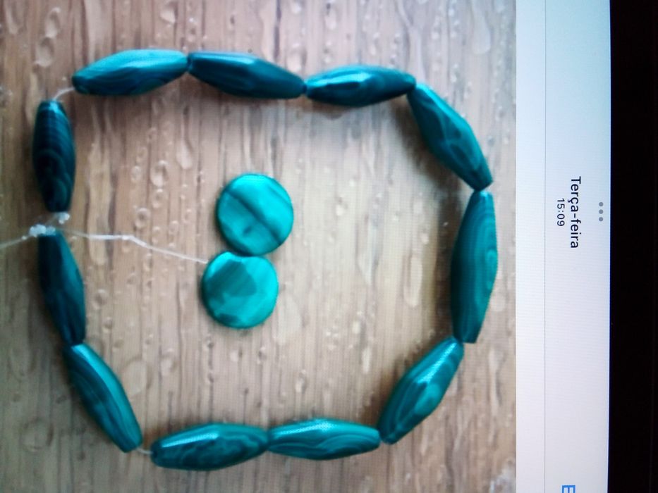 Vendo 13 peças de malaquites para fazer um colar e brincos  emcastrar