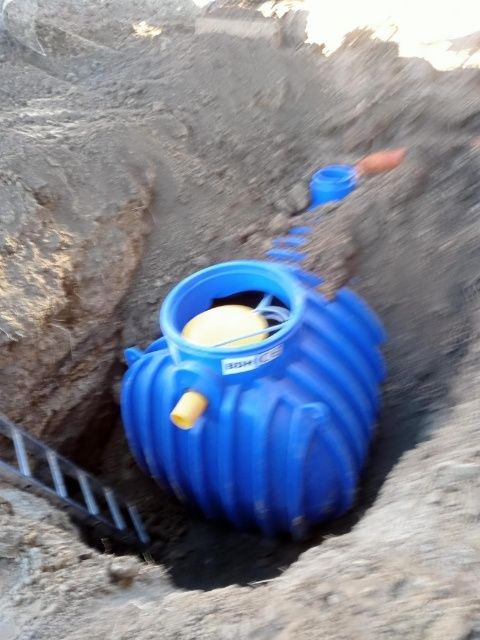 Usługi minikoparką, koparko-ładowarką, wywrotka 3,5t. Luborzyca.