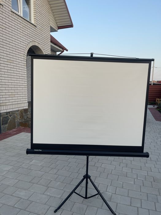 Мобільний екран для проектора Display4top 60" на тринозі (штативі)