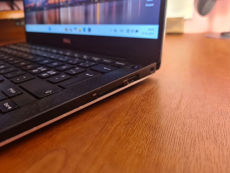 Ультрабук DeLL XPS 13 9350 i7 8/256