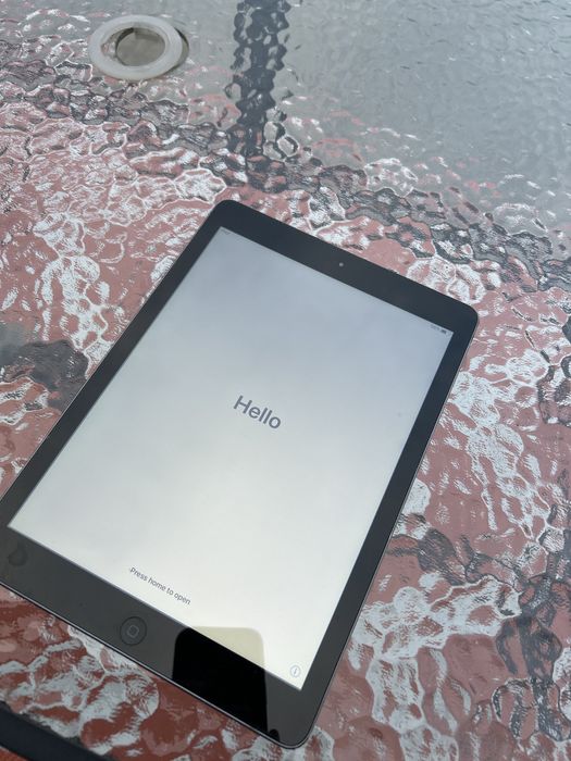 Szary iPad Air 1