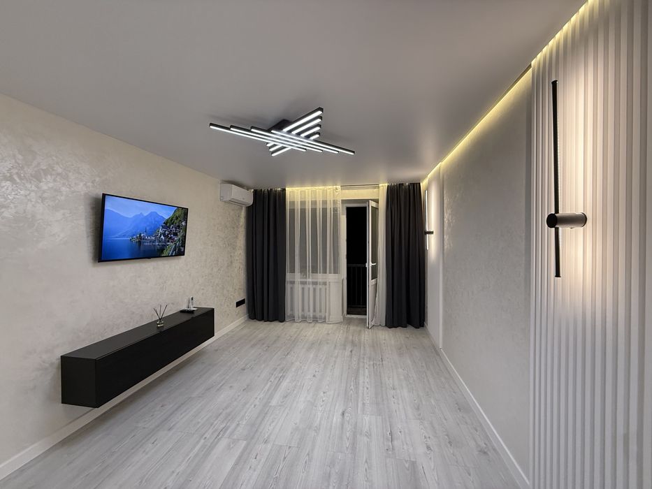 2 кімнатна вул. Небесної Сотні р-н ФОРМАРКЕТА