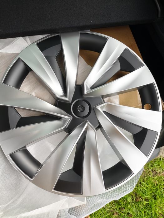 Tampões para model Y Juniper