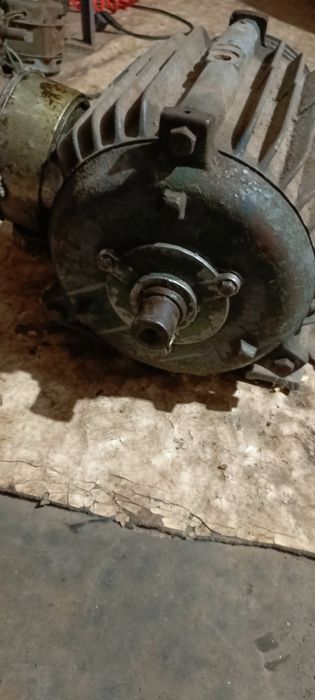 Продам електричний двигун.